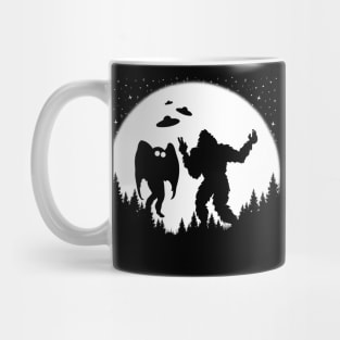 Funny Bigfoot Mothman Take Selfies With Ufos Mug